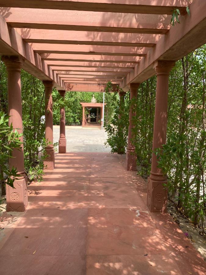 City The Village Beach Resort Laeja Exterior photo