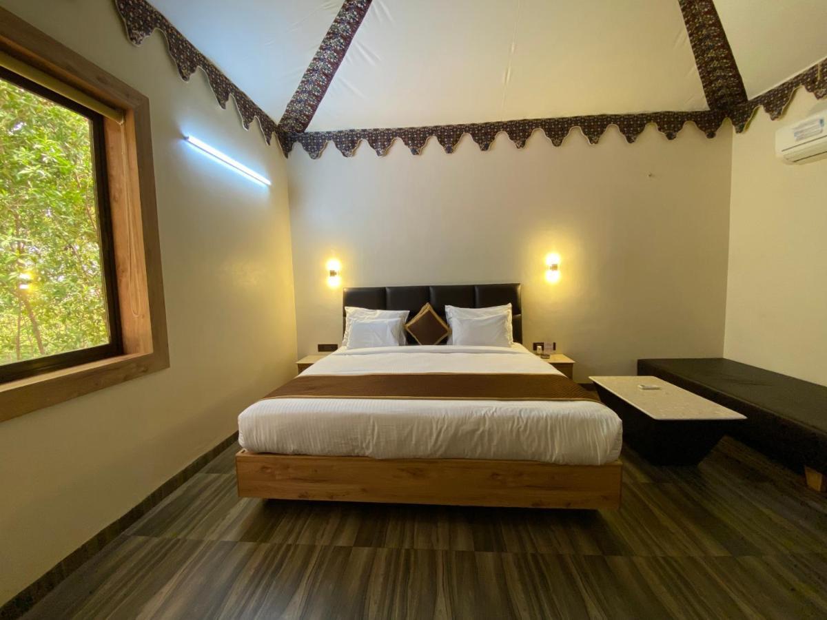 City The Village Beach Resort Laeja Exterior photo